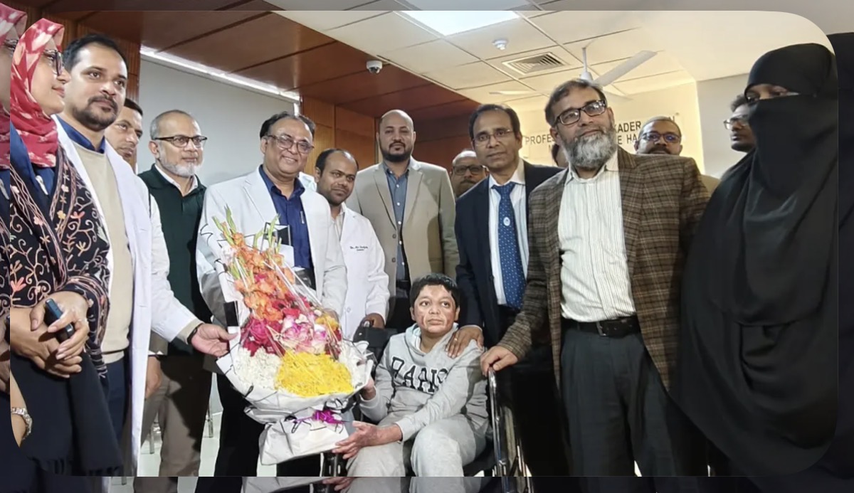 মাইলস্টোন ট্রাজেডি: ছয় মাসে ৩৬ বার অপারেশনের পর ঘরে ফিরল আবিদ 13741_IMG_0973.jpeg