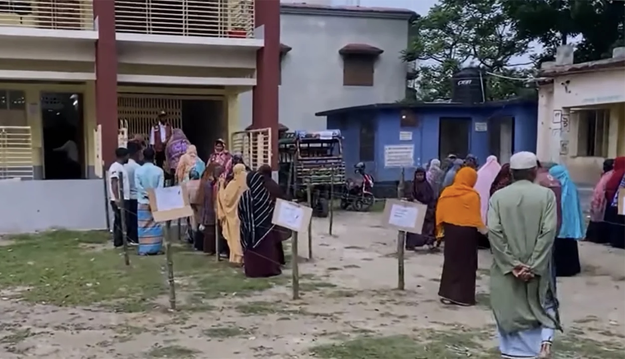 শেরপুর-৩ ও বগুড়া-৬ আসনে ভোটগ্রহণ চলছে 15004_IMG_9699.jpeg