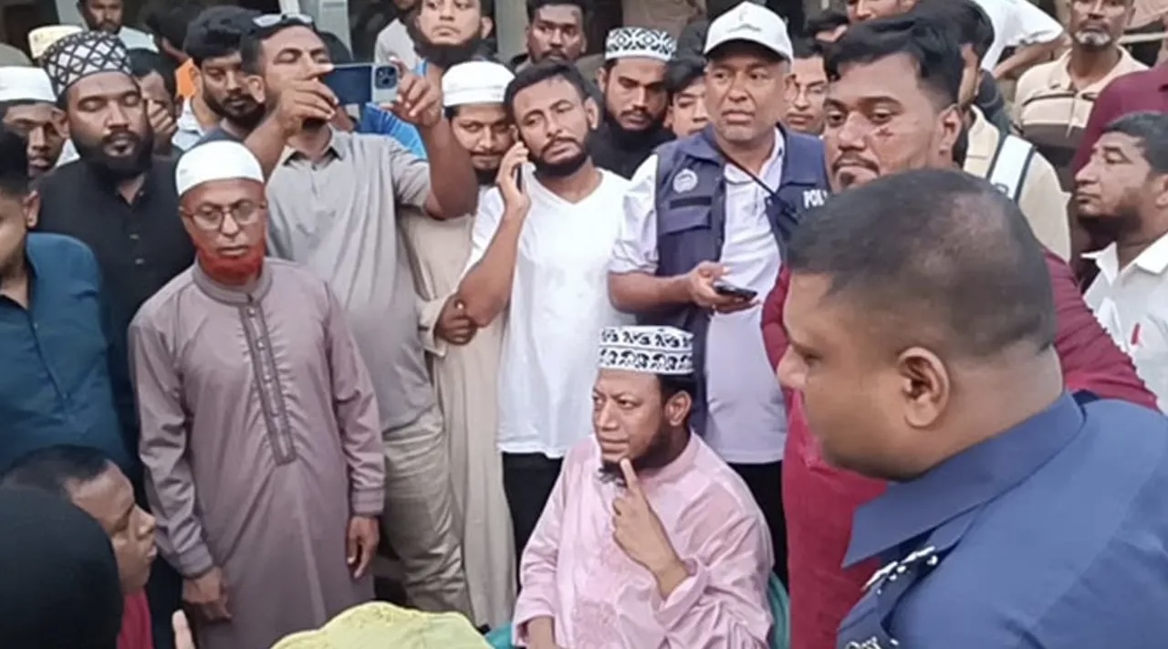 শ্বশুরবাড়ি যাওয়ার পথে হামলার শিকার আমির হামজার পরিবার 15632_IMG_4499.jpeg