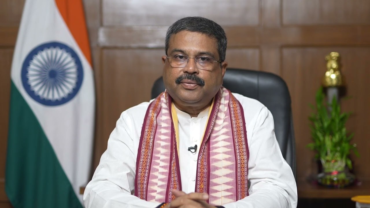 অবশেষে পদত্যাগ করলেন ভারতের শিক্ষামন্ত্রী 16151_IMG_8352.jpeg