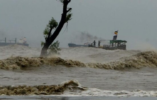 মোংলা থেকে ৭২০ কিমি দূরে গভীর নিম্নচাপ, বাড়াচ্ছে গতি 16826_IMG_0025.jpeg