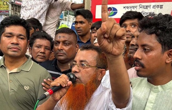 সরকারকে ৪৮ ঘণ্টার আল্টিমেটাম অটোরিকশা চালকদের 17112_IMG_0790.jpeg
