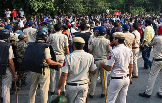 দিল্লিতে চরম উত্তেজনা, সেন্ট্রাল পার্ক বন্ধসহ ২৫ হাজার পুলিশ মোতায়েন 17301_IMG_1279.jpeg